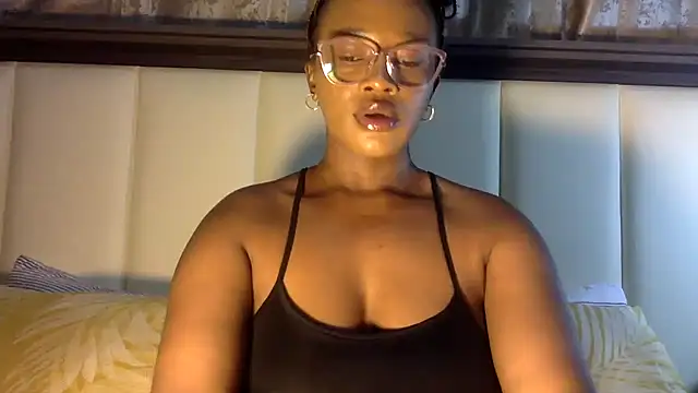 Snapshot of BOOTYBANGER24xx chatting on 01.05.25 BOOTYBANGER24xx online show from 01.05.25