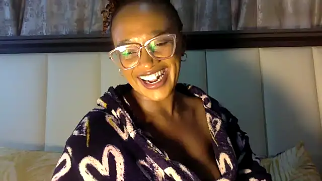 Snapshot of BOOTYBANGER24xx chatting on 01.14.25 BOOTYBANGER24xx online show from 01.14.25