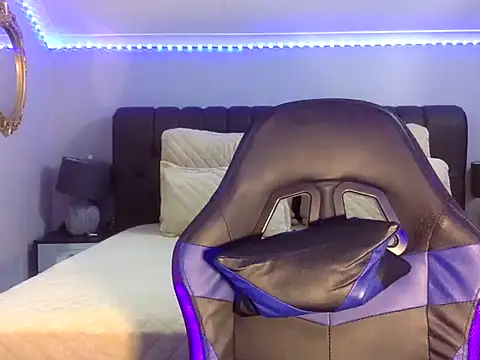 BOOTYBANGER24xx online show from 10.15.25