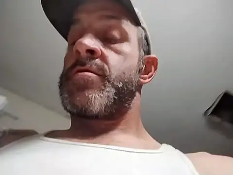 Snapshot of ThickDMatty@xh chatting on 12.12.24 ThickDMattyxh online show from 12.12.24