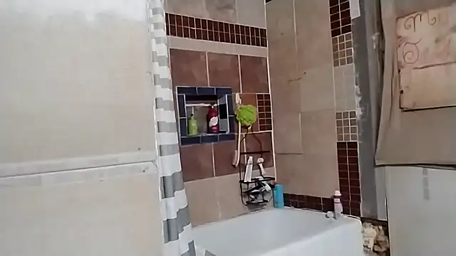 Snapshot of ThickDMatty@xh chatting on 12.19.24 ThickDMattyxh online show from 12.19.24