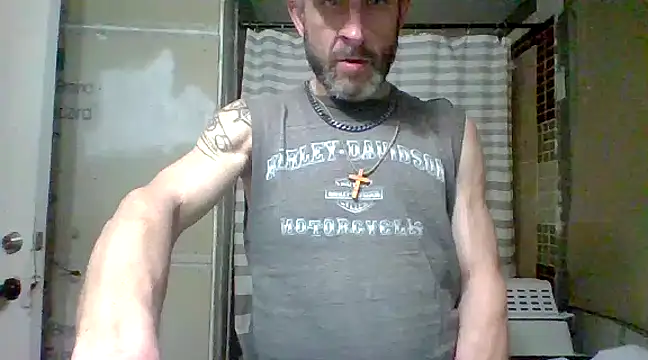 Snapshot of ThickDMatty@xh chatting on 03.19.25 ThickDMattyxh online show from 03.19.25