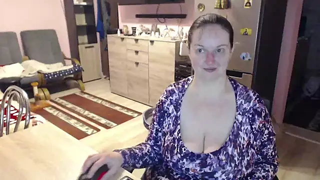 Snapshot of BustyLadyAlma chatting on 02.11.25 BustyLadyAlma online show from 02.11.25