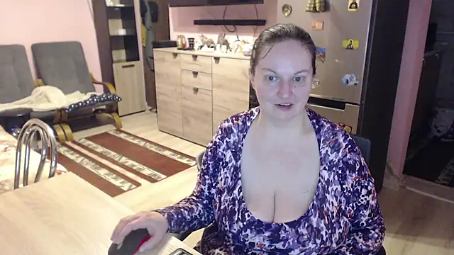 Snapshot of BustyLadyAlma chatting on 03.21.25 BustyLadyAlma online show from 03.21.25