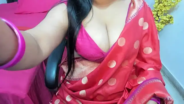 Snapshot of YourSanchu chatting on 01.10.25 YourSanchu online show from 01.10.25