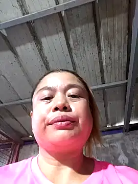 Snapshot of Kariebabe chatting on 10.23.25 Kariebabe online show from 10.23.25