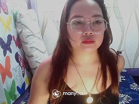 Snapshot of BURBERRY69 chatting on 10.02.25 BURBERRY69 online show from 10.02.25