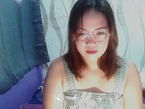 Snapshot of BURBERRY69 chatting on 10.08.25 BURBERRY69 online show from 10.08.25