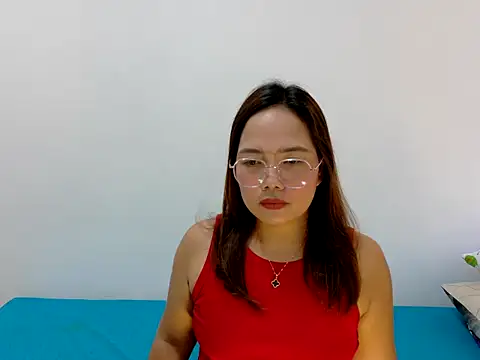 BURBERRY69 online show from 04.01.26