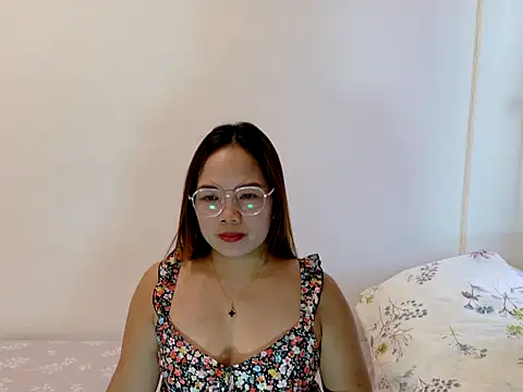 Snapshot of BURBERRY69 chatting on 05.08.26 BURBERRY69 online show from 05.08.26