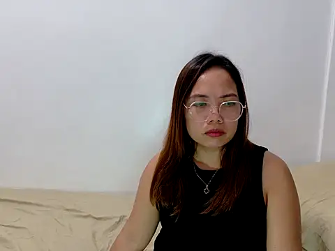 Snapshot of BURBERRY69 chatting on 05.22.26 BURBERRY69 online show from 05.22.26