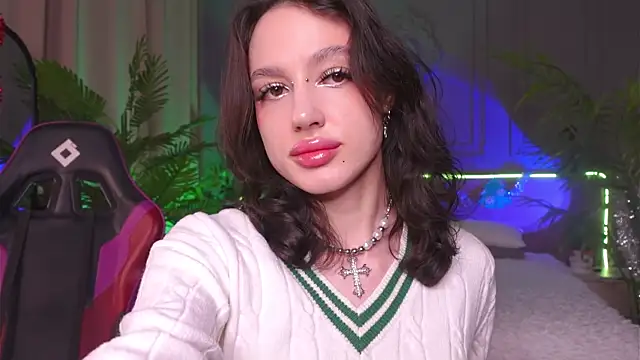 Snapshot of Devilinee chatting on 12.08.24 Devilinee online show from 12.08.24