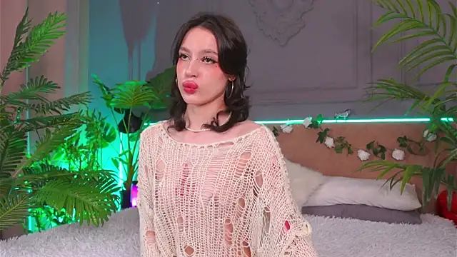 Snapshot of Devilinee chatting on 03.12.25 Devilinee online show from 03.12.25