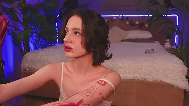 Devilinee online show from 11.16.25