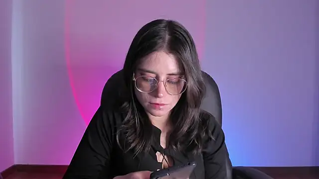 HazelKush online show from 09.23.25