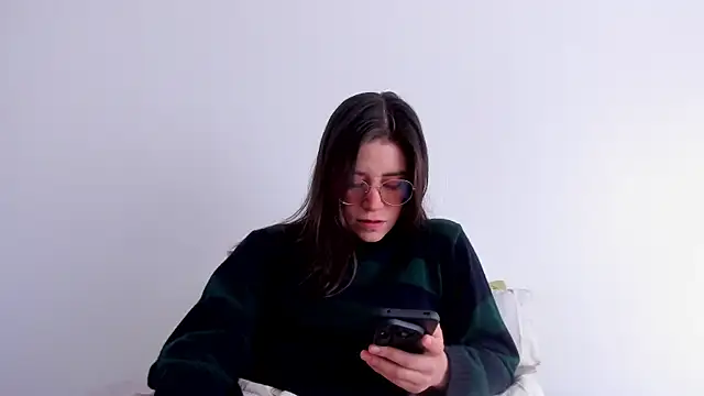 HazelKush online show from 12.20.25