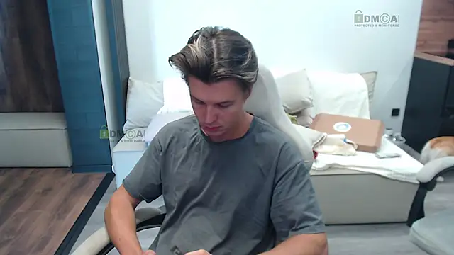 Snapshot of Sunny-Girl1 chatting on 10.02.25 Sunny-Girl1 online show from 10.02.25