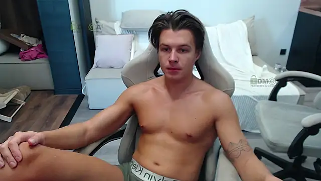 Snapshot of Sunny-Girl1 chatting on 10.12.25 Sunny-Girl1 online show from 10.12.25