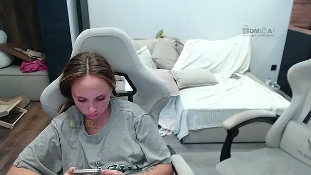 Snapshot of Sunny-Girl1 chatting on 10.16.25 Sunny-Girl1 online show from 10.16.25