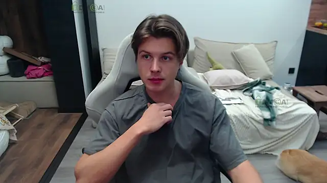 Snapshot of Sunny-Girl1 chatting on 10.24.25 Sunny-Girl1 online show from 10.24.25