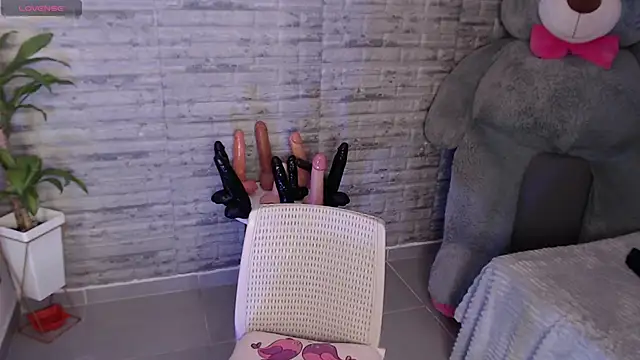 TinnaCobb online show from 10.14.25