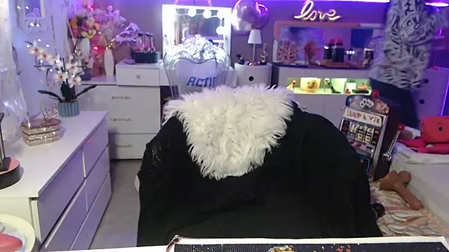 Snapshot of misscectito13 chatting on 02.25.25 misscectito13 online show from 02.25.25