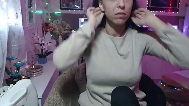 Snapshot of misscectito13 chatting on 03.10.25 misscectito13 online show from 03.10.25