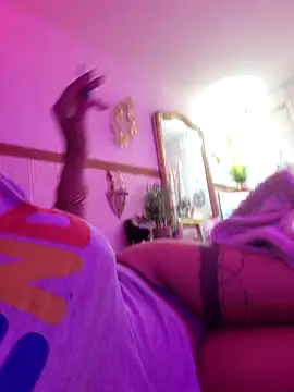 Snapshot of misscectito13 chatting on 10.14.25 misscectito13 online show from 10.14.25