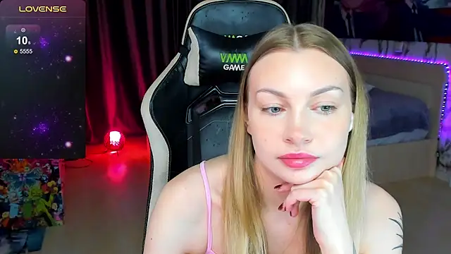 BiMolly online show from 10.25.25