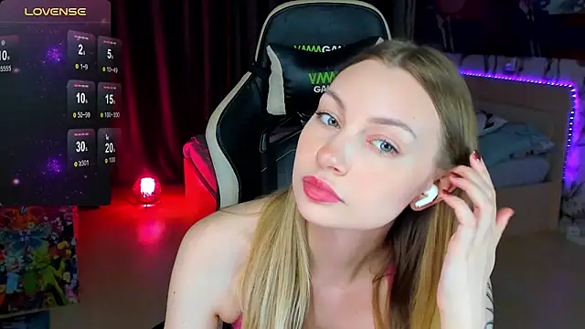 BiMolly online show from 10.28.25