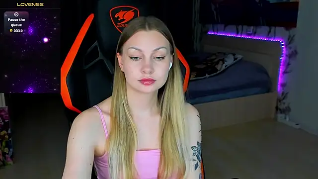 BiMolly online show from 04.15.26