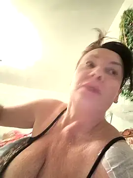  lady red  online show from 01.17.26