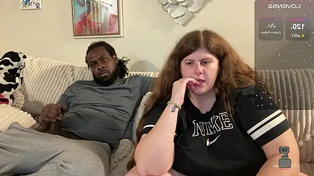 Snapshot of NotUrBabyMoms chatting on 01.24.25 NotUrBabyMoms online show from 01.24.25
