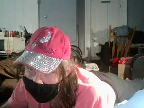 Snapshot of Valarie83 chatting on 01.04.25 Valarie83 online show from 01.04.25