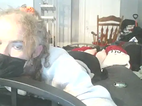 Snapshot of Valarie83 chatting on 01.25.25 Valarie83 online show from 01.25.25