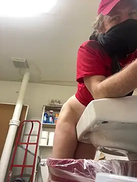 Snapshot of Valarie83 chatting on 02.11.25 Valarie83 online show from 02.11.25