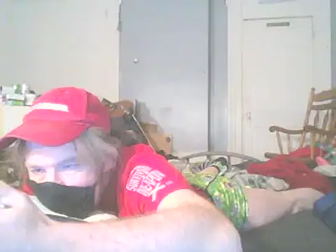 Snapshot of Valarie83 chatting on 02.14.25 Valarie83 online show from 02.14.25