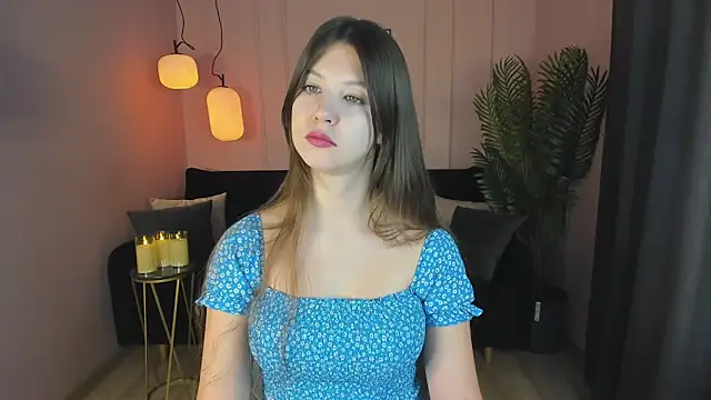 Snapshot of ElizaMild chatting on 12.06.24 ElizaMild online show from 12.06.24