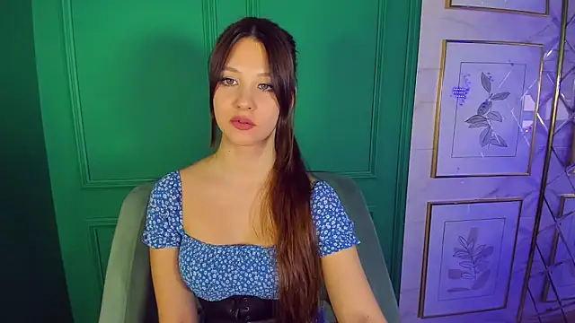 Snapshot of ElizaMild chatting on 12.22.24 ElizaMild online show from 12.22.24