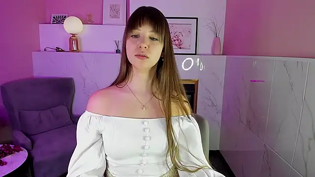 Snapshot of ElizaMild chatting on 02.18.25 ElizaMild online show from 02.18.25