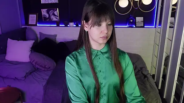 Snapshot of ElizaMild chatting on 02.21.25 ElizaMild online show from 02.21.25