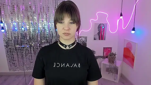 Snapshot of ElizaMild chatting on 03.02.25 ElizaMild online show from 03.02.25