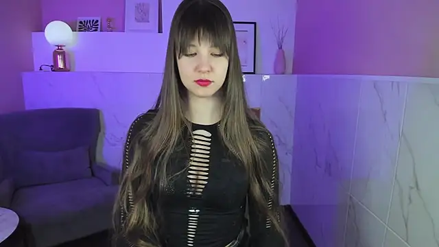 Snapshot of ElizaMild chatting on 03.04.25 ElizaMild online show from 03.04.25