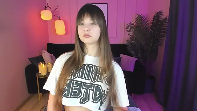 Snapshot of ElizaMild chatting on 03.13.25 ElizaMild online show from 03.13.25