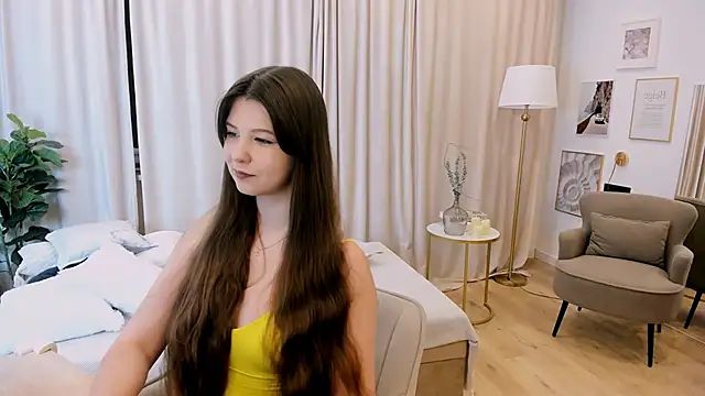 Snapshot of ElizaMild chatting on 02.18.26 ElizaMild online show from 02.18.26