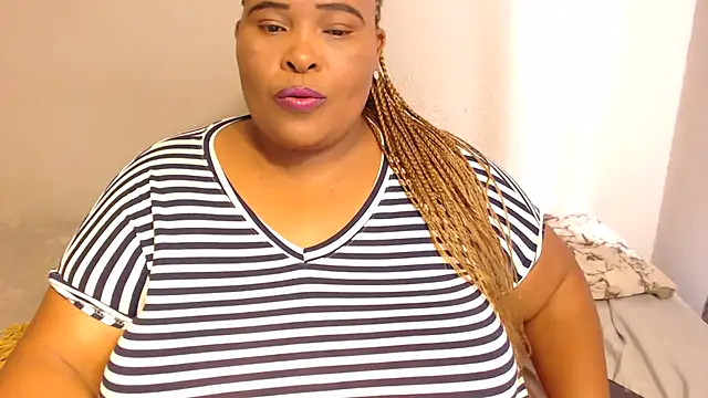 Snapshot of zandile chatting on 01.06.25 zandile online show from 01.06.25