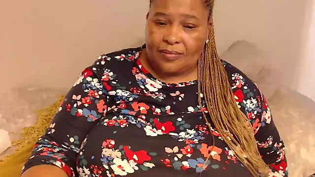 Snapshot of zandile chatting on 01.17.25 zandile online show from 01.17.25