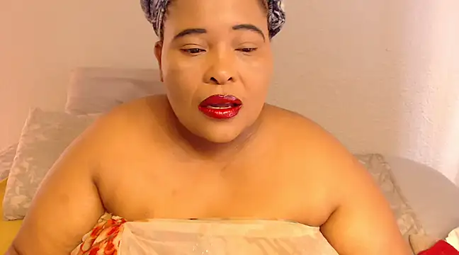 Snapshot of zandile chatting on 01.24.25 zandile online show from 01.24.25