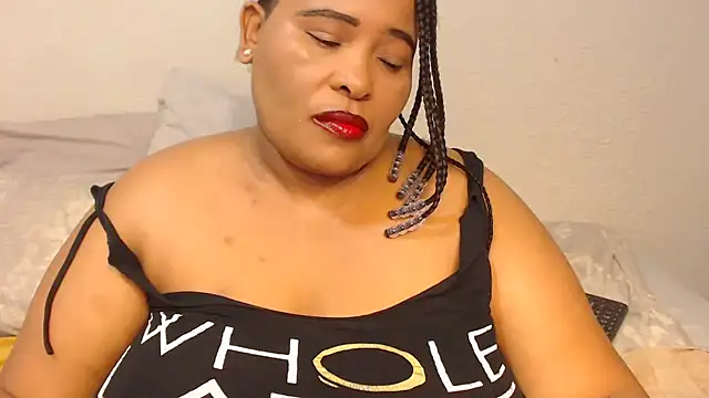 Snapshot of zandile chatting on 03.07.25 zandile online show from 03.07.25