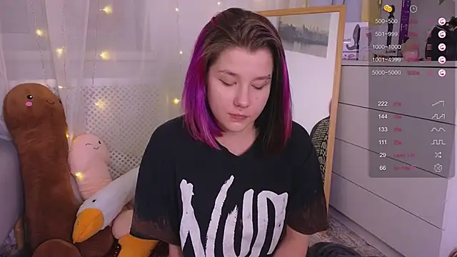 Snapshot of Mira_Falls chatting on 01.08.25 Mira Falls online show from 01.08.25